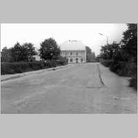 111-1437 Wehlau 1990 Ortsausgang in Richtung Wattlau.jpg